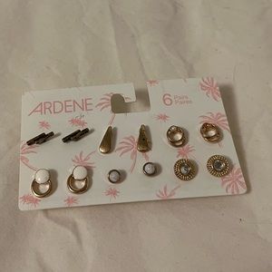 🌸3 FOR 5🌸 Earring six pack